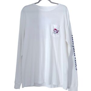 Vineyard Vines Men’s Santa Whale Long-Sleeve Pocket Tee – White
Size Large